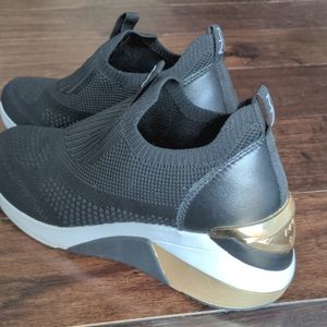 Mark Nason Women's Wedge Betty Sneakers black size 8